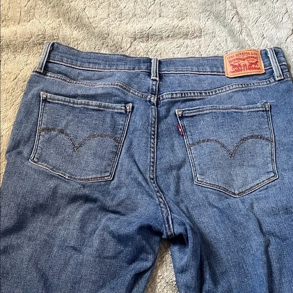 Levi’s 311 Shaping Skinny Jeans - Picture 7 of 8